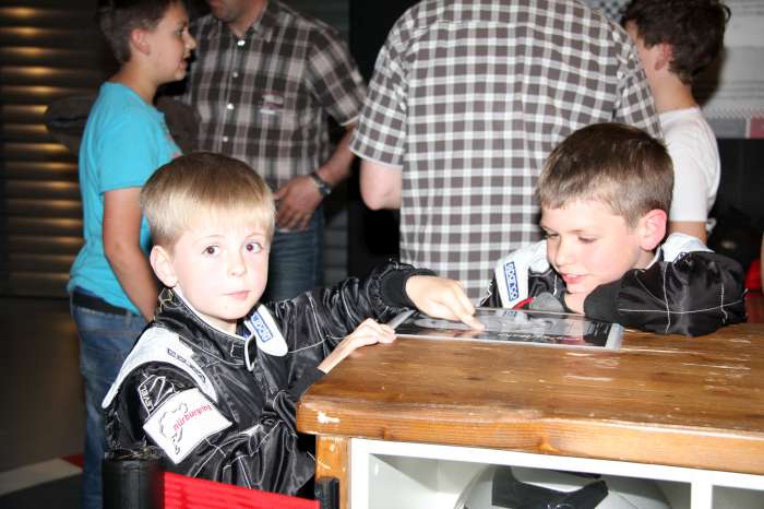 Jugend Indoor Kart Lauf 3 Hochgeladene Bilddatei